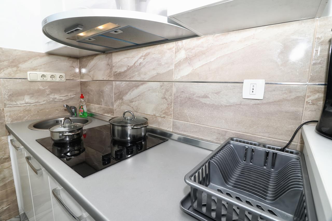 Apartments Amalia Ровин Екстериор снимка