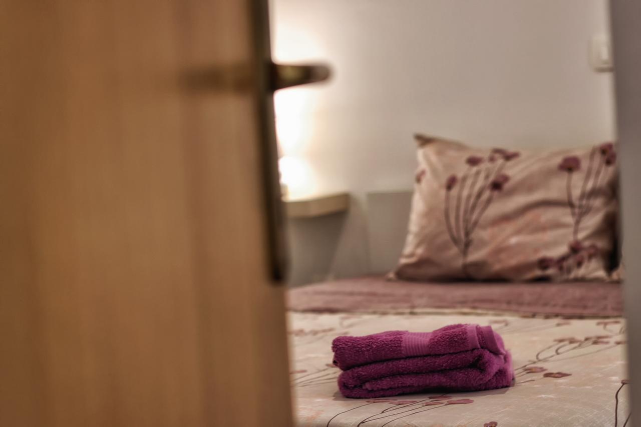 Apartments Amalia Ровин Екстериор снимка