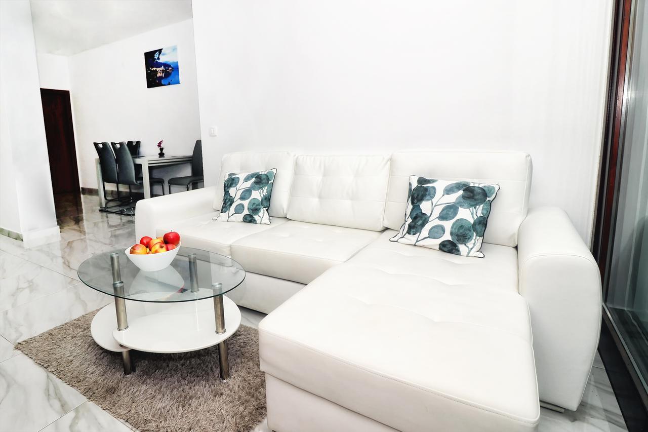 Apartments Amalia Ровин Екстериор снимка
