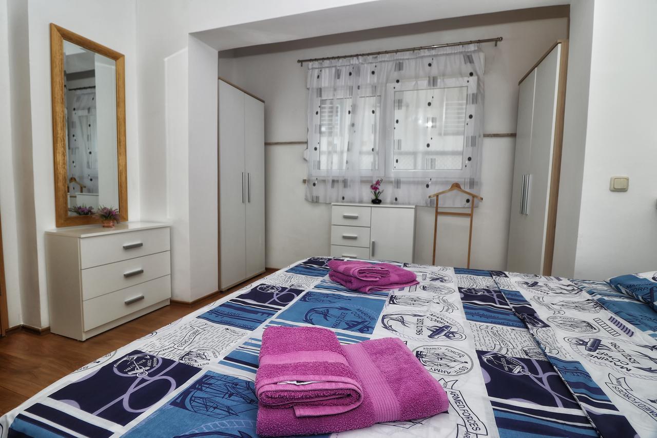 Apartments Amalia Ровин Екстериор снимка